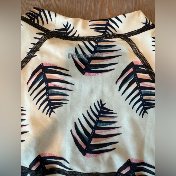 Patagonia Swim Rashguard Small NWOT - Picture 2 of 12